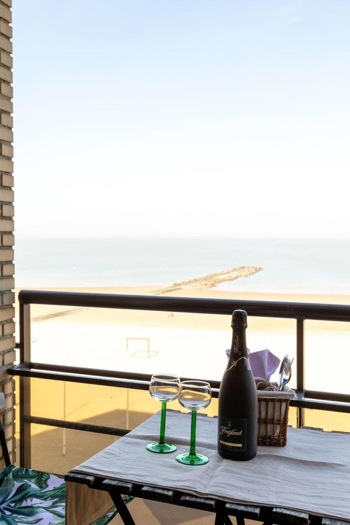 Huswell - Beautiful Spacious Studio With Frontal Sea View Knokke-Heist Luaran gambar